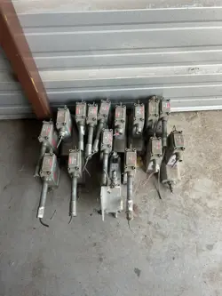 LOT OF 15 BROOKS MF SERIES MASS FLOW CONTROLLER MFC MF51 - 30 SLPM - AIR