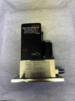BROOKS MASS FLOW CONTROLLER 5850E