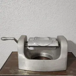 EMPANADA MAKER CUTTER