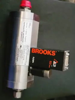 BROOKS MASS FLOW CONTROLLER MODEL SLA5853S2DAB2C2A4