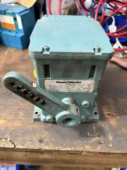 CLEAVER BROOKS M9184C1049 894-3471 120V