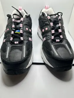 BROOKS (GIL50505-4C) WOMEN'S STEEL TOE, CSA SAFETY SHOES, SIZE7.5EE BLACK & PINK