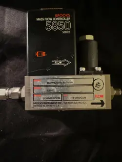 BROOKS MASS FLOW CONTROLLER