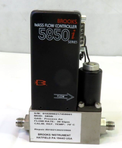 BROOKS 5850I MASS FLOW CONTROLLER, FOR PARTS/ REPAIR