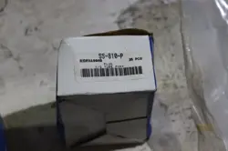 LOT 25 - SWAGELOK STAINLESS STEEL TUBE PLUG FITTING, 1/2