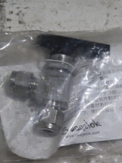 ANGLE VALVE 1/4