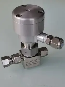 SWAGELOK NUPRO SS-4BK-1C BELLOWS SEALED VALVE