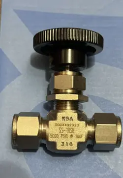 ?? SWAGELOK STAINLESS STEEL INTEGRAL BONNET NEEDLE VALVE, 1/2 OD TUBE, SS-1RS8