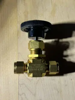 ??SWAGELOK BRASS