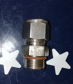 SWAGELOK SS-810-1-8ST MALE CONNECTOR 1/2