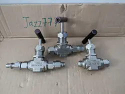 3X) SWAGELOK SS-18RS8