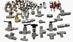 LOT OF SWAGELOK (AND POSSIBLY OTHER?) FITTINGS 