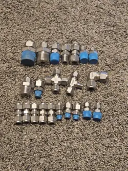 SWAGELOK FITTINGS LOT(22) PIECES 