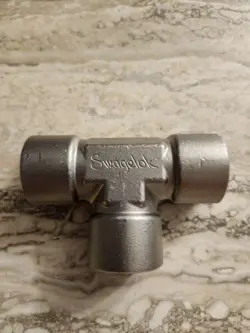 SWAGELOK SS-12-T 3/4