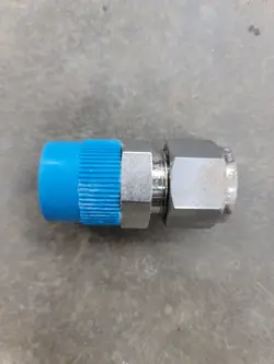 SWAGELOK STAINLESS STEEL CONNECTOR, 1/2