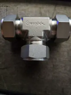 NEW SWAGELOK 1