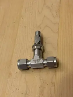 SWAGELOK SS-SS4 STAINLESS STEEL LOW FLOW METERING VALVE TUBE FITTING