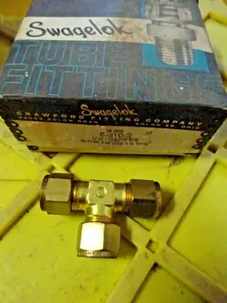 SWAGELOK B-810-3  FEMALE RUN TEE BRASS TUBE FITTING 1/2