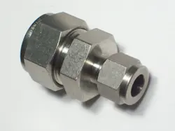 1 - SWAGELOK REDUCING UNION FITTING, 3/8