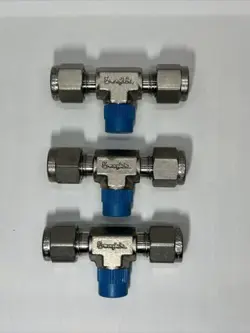 LOT OF 3 SWAGELOK SS-400-3TTM MALE BRANCH TEE 1/4