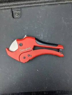 USED (ESENTIALLY NEW) SWAGELOK RATCHET CUTTER
