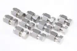 LOT OF 11 SWAGELOK 1/4 IN. OD TUBING 316 STAINLESS STEEL CAPS SS-400-C    NEW