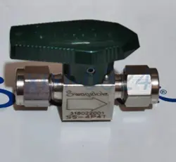 1PCS NEW  SWAGELOK  SS-4P4T  PLUG VALVE 1/4  DHL SHIPPING.