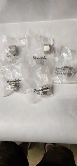 NEW SWAGELOK SS-8-VCR-1  STAINLESS VCR NUTS LOT OF 5