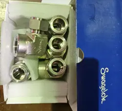 LOT OF 5 NEW BOX FEMALE ELBOW, 3/4 IN. TUBE OD X 3/4 IN. FEMALE NPT SS-1210-8-12