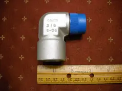 NEW CAJON/SWAGELOK, PN SS-12-SE, ¾” NPT SS PIPE FITTING ELBOW