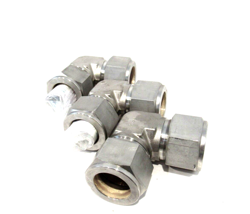 LOT OF 3 NEW SWAGELOK SS-2400-9 UNION ELBOWS SS24009