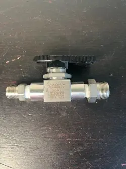 SWAGELOK SS-43G74 STAINLESS STEEL BALL VALVE 1/4