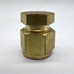 QTY: 45 NOB SWAGELOK B-810-C BRASS 1/2
