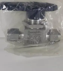 NEW ! SWAGELOK SS-43S4 BALL VALVE 3000PSI 1/4IN. NEW OLD STOCK