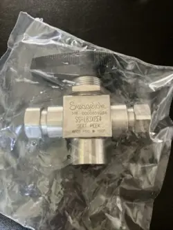 SWAGELOK SS-L83XPF4 HIGH PRESSURE BALL VALVE 6000PSIG SEAT PEEK
