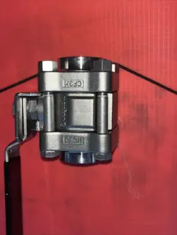 NEW SWAGELOK BALL VALVE 1” FNPT SS-65TF16