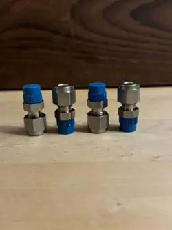 SWAGELOK SS-400-1-2 NEW 1 PCS MALE CONNECTOR 1/4 TUBE X 1/8 MNPT