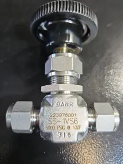 SWAGELOK  SS-1VS6 BONNET NEEDLE VALVE,0.73 CV, 3/8 IN. TUBE FITTING,VEE STEM NEW