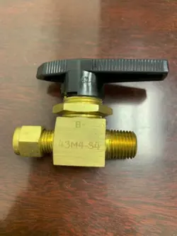 SWAGELOK WHITEY BRASS BALL VALVE 1/4
