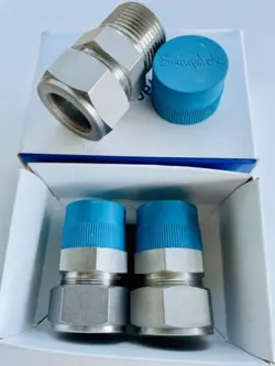LOT OF 3 NEW SWAGELOK SS-1610-1-16 STAINLESS STEEL 1” TUBE X 1” MNPT FITTINGS