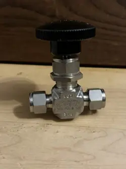 1- SWAGELOK SS INTEGRAL BONNET NEEDLE VALVE, 3/8