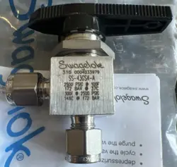 SWAGELOK SS-43GS4-A, 1/4 TUBE 316SS 1-PIECE 40G SERIES ANGLE PATTERN BALL VALVE