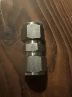 SWAGELOK STAINLESS STEEL UNION FITTING  1/2
