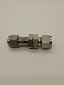 SWAGELOK STAINLESS STEEL BULKHEAD UNION FITTING, 3/8