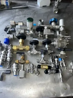 PARKER SWAGELOK MIXED LOT  1/4