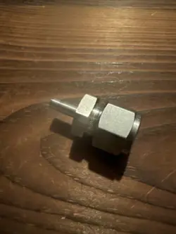 SWAGELOK STAINLESS STEEL TUBE REDUCER FITTING, 1/2