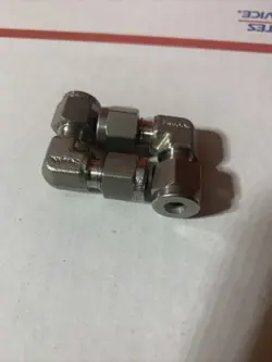 NEW SWAGELOK STAINLESS STEEL, 1/4