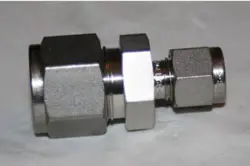27 SWAGELOK SS-810-6-4 STAINLESS STEEL REDUCING UNION 1/2 IN X 1/4 IN TUBE OD