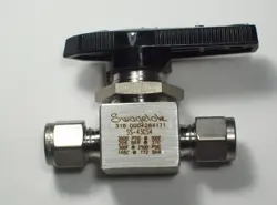 LOT OF 10 SWAGELOK STAINLESS 40G SERIES BALL VALVE, 1/4