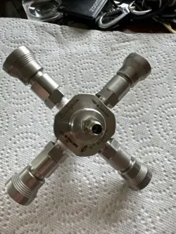 SWAGELOK SS-43ZF2 5-WAY BALL VALVE 2,500 PSI RATED 1/8